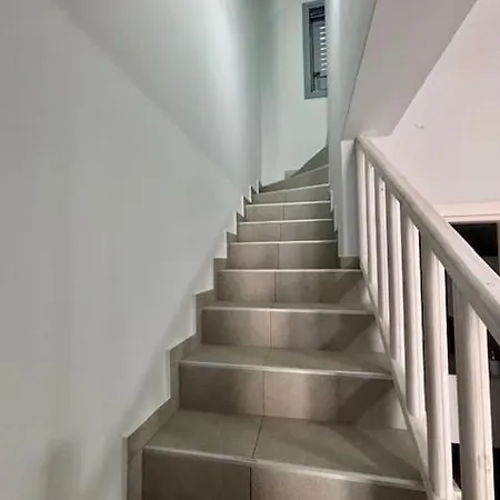 Three Olive Homes Semesterbostad *