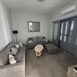 펜션 Three Olive Homes