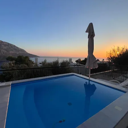 بيت للعطل Three Olive Homes *