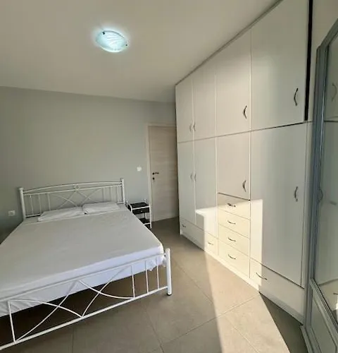 بيت للعطل Three Olive Homes *