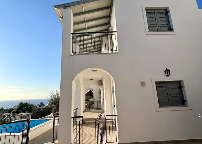 Three Olive Homes بيت للعطل *